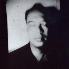 Autoportrait, face, tirage, sténopé, 2001.